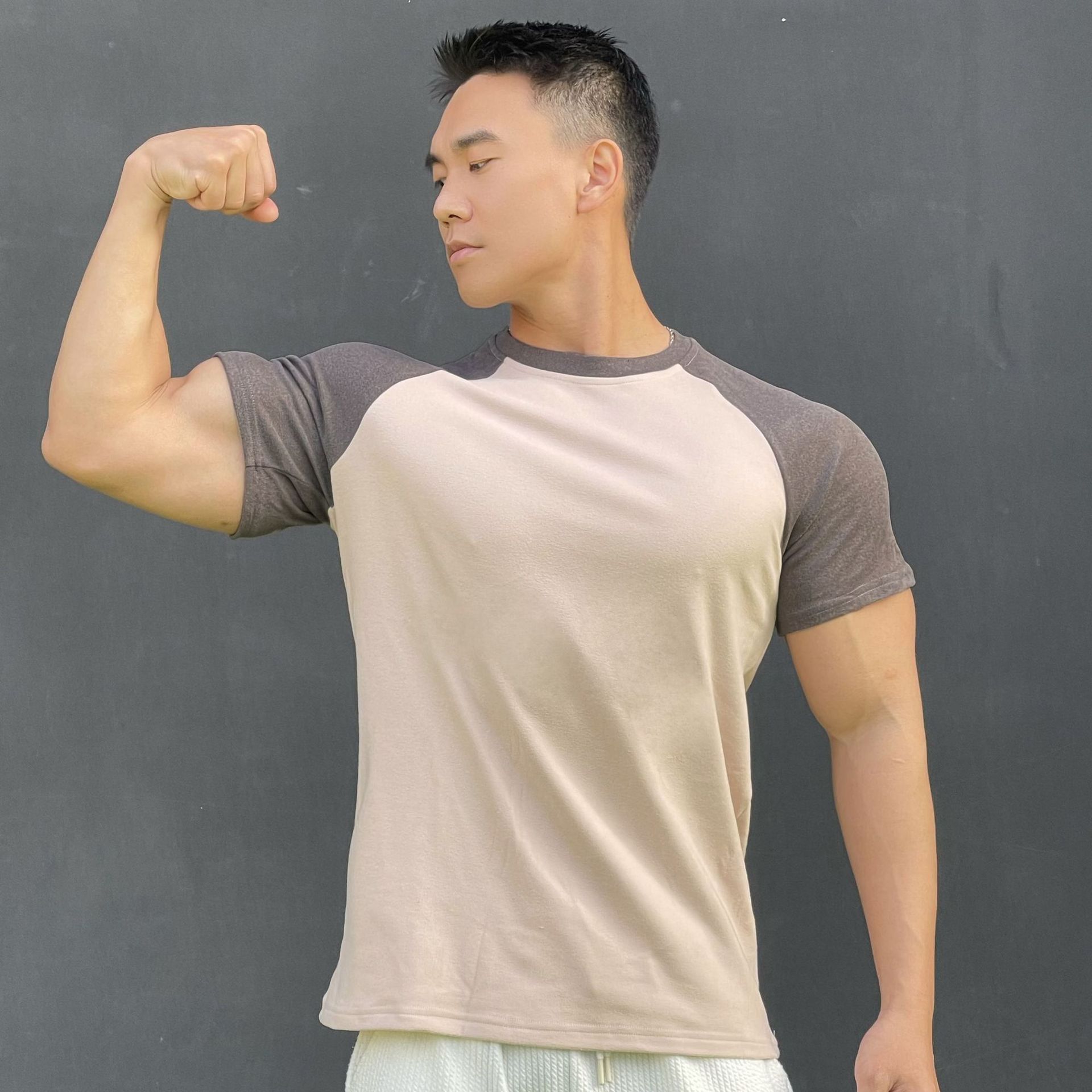 베이지 다크 브라운 소매