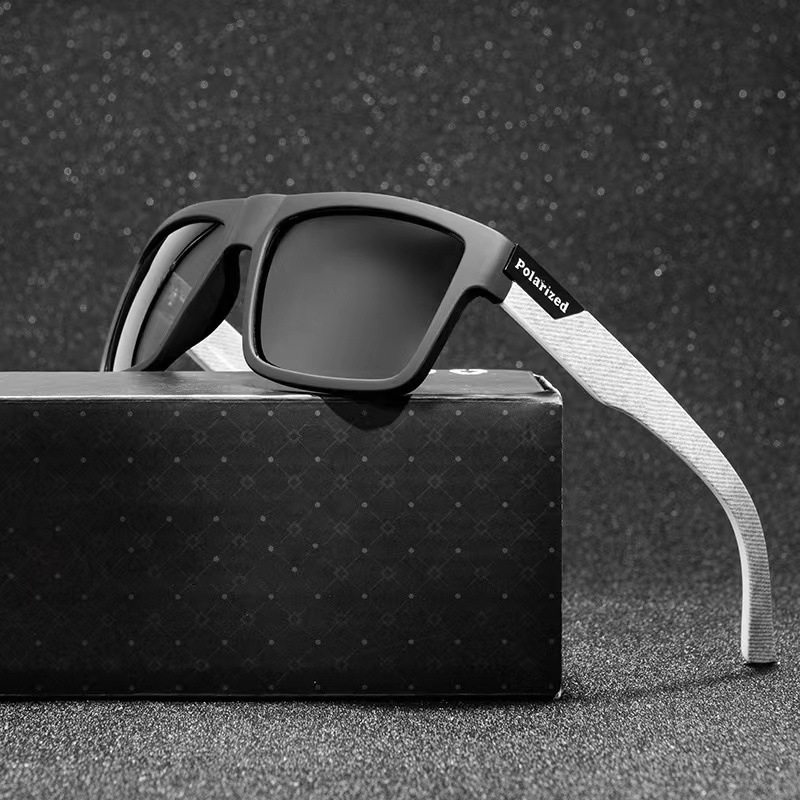 Sports fashionable retro sunglasses