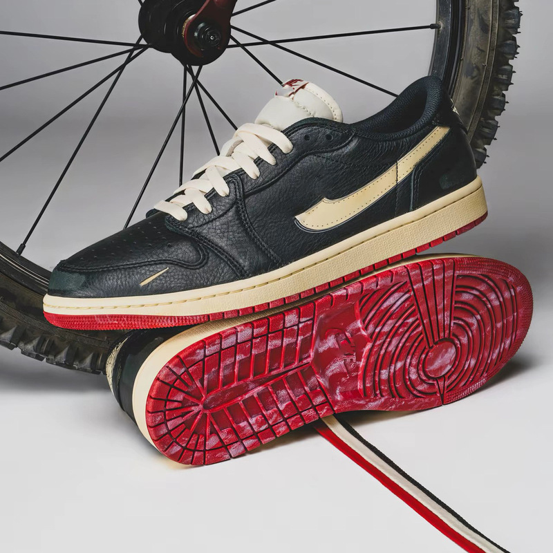 Pure Original Qiao 1 Collaboration Retro Sports Sneakers Small Wheels Voodoo Doll Unisex Versatile Casual Commuter Aj1 Trendy Shoes