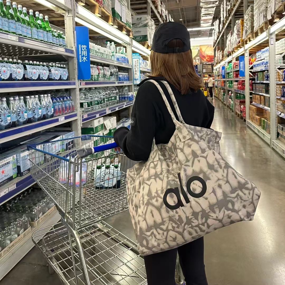 ALO Letter Print Tote Bag for Women, Large Capacity Commuter Versatile Canvas Yoga Bag, Dropshipping, Custom Logo Available - Thumbnail 4