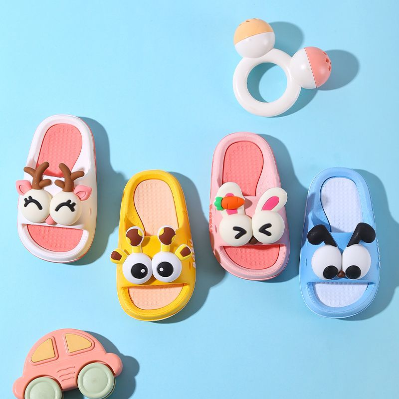 Zapatillas frías para niños de verano, niños y niñas pisando la sensación de excremento para bebés antideslizantes de fondo suave baño interior para padres e hijos, niños pequeños y medianos