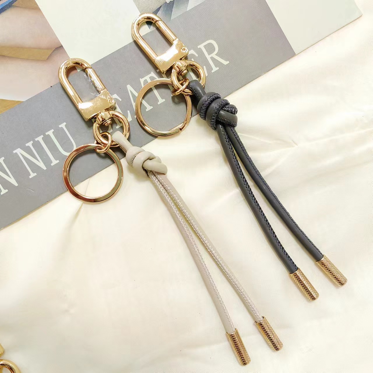 Rope Tassel Keychain, Stylish Leather Key Bag & Backpack Pendant_voghion.com
