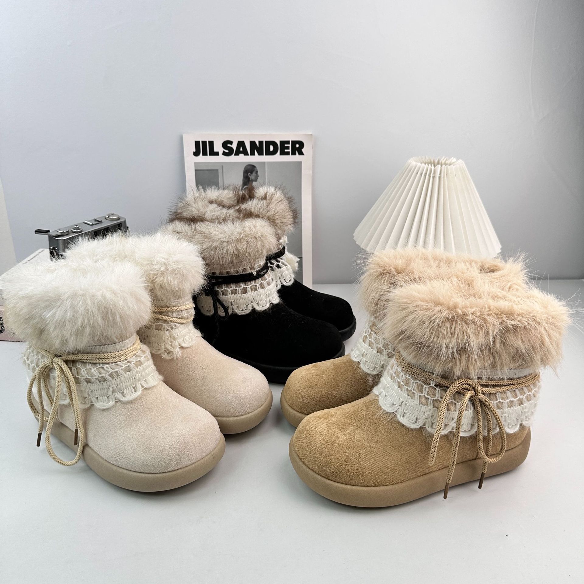 Bota de nieve de moda para mujeres invierno 2025 con suela gruesa de vello, zapatos de algodón caliente en el viento. image 1