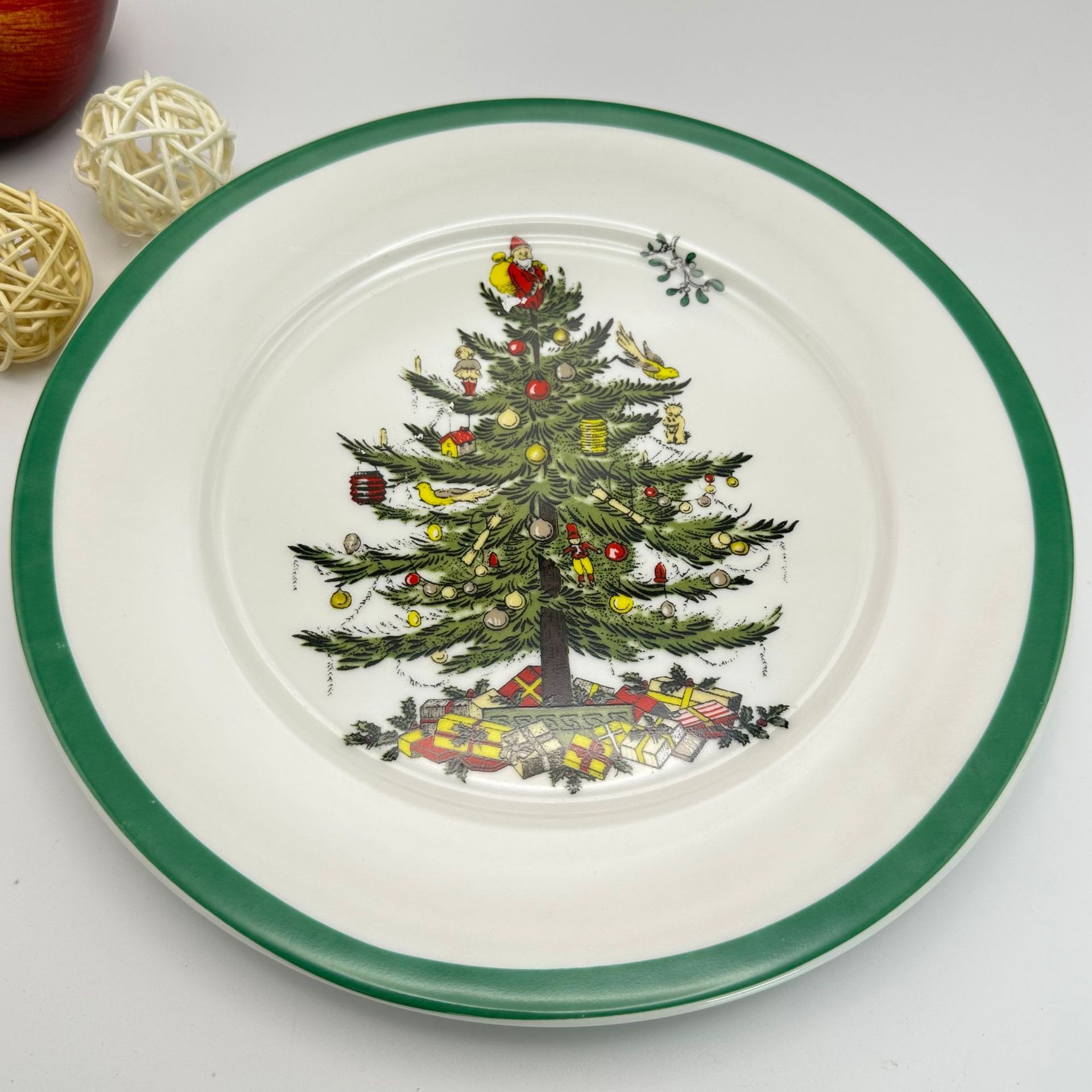 Christmas New 10 inch atmosphere Christmas ceramic cartoon high temperature environmentally friendly bowls and plates tableware_voghion.com