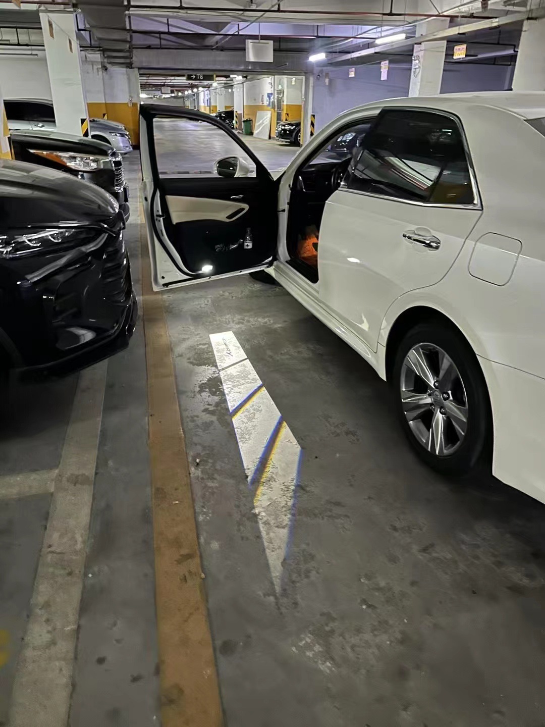 Aplicable a la luz de bienvenida especial de Toyota Camry, lámpara de puerta, lámpara de proyección, lámpara de tierra láser, lámpara de atmósfera