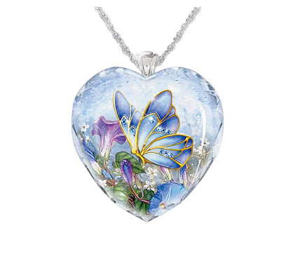 Creative Heart-shaped Petunia Blue Butterfly Pendant Necklace display picture 3