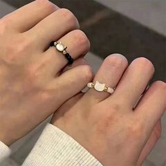 かわいい猫の数珠の指輪の女性の白黒の猫の頭の食の指の指輪のinsの小さい大衆は娘の蜜の金の指の輪を送ってファッションを合わせます。
