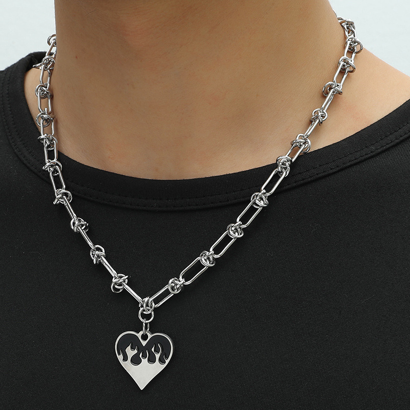 الحب قلادة مجوهرات المتخصصة تصميم التيتانيوم الصلب القلب على شكل لهب الترقوة سلسلة اكسسوارات display picture 5