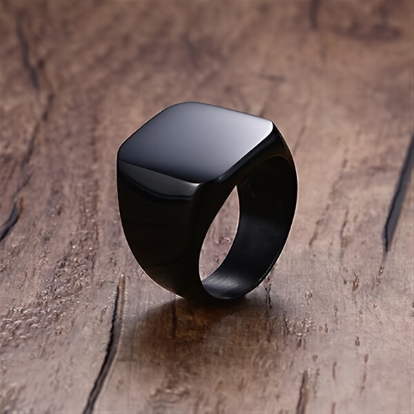 black glossy square ring