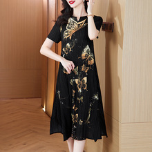 2025年夏季蝴蝶印花新款仙女风时髦宽松开叉褶皱连衣裙女