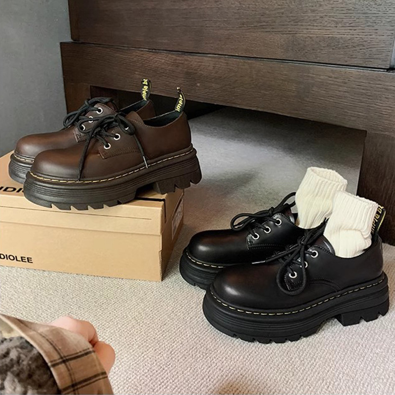 Grape Mom Otoño Nuevo estilo estilo británico con cordones para aumentar los zapatos Lofu de plataforma de tacón grueso Zapatos de cuero pequeños de punta redonda Otoño femenino