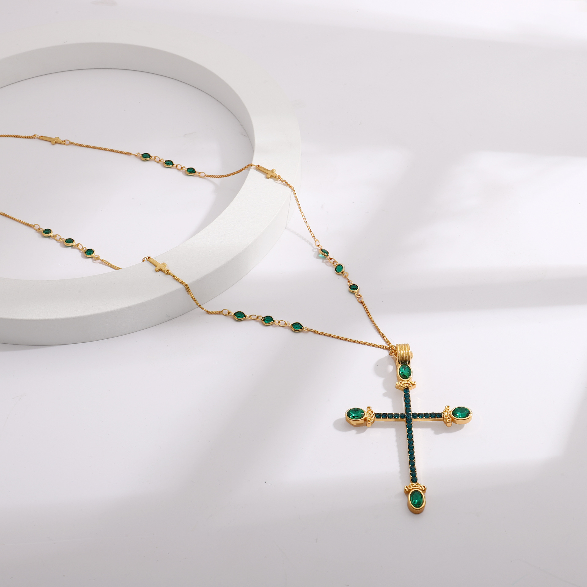 europe-and-the-united-states-cross-border-creative-light-luxury-necklace-cross-necklace-temperament-color-zircon-clavicle-chain-simple-jewelry-women europe-and-the-united-states-cross-border-creative-light-luxury-necklace-cross-necklace-temperament-color-zircon-clavicle-chain-simple-jewelry-women