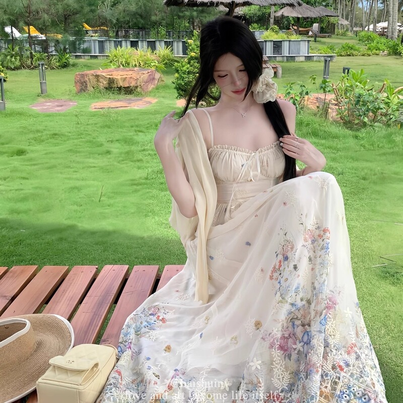White Water Goddess: Beautiful Goddess Descends - Gradient Print Chiffon Strap Dress for Women, Slimming Waist, French Style Long Dress White Water Goddess: Beautiful Goddess Descends - Gradient Print Chiffon Strap Dress for Women, Slimming Waist, French Style Long Dress