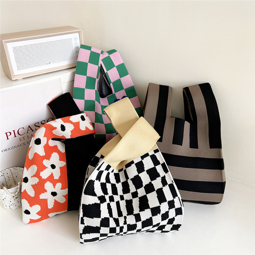 Plaid floral knitted handbag women's autumn, winter and summer shoulder woven fashion versatile personalized casual bag