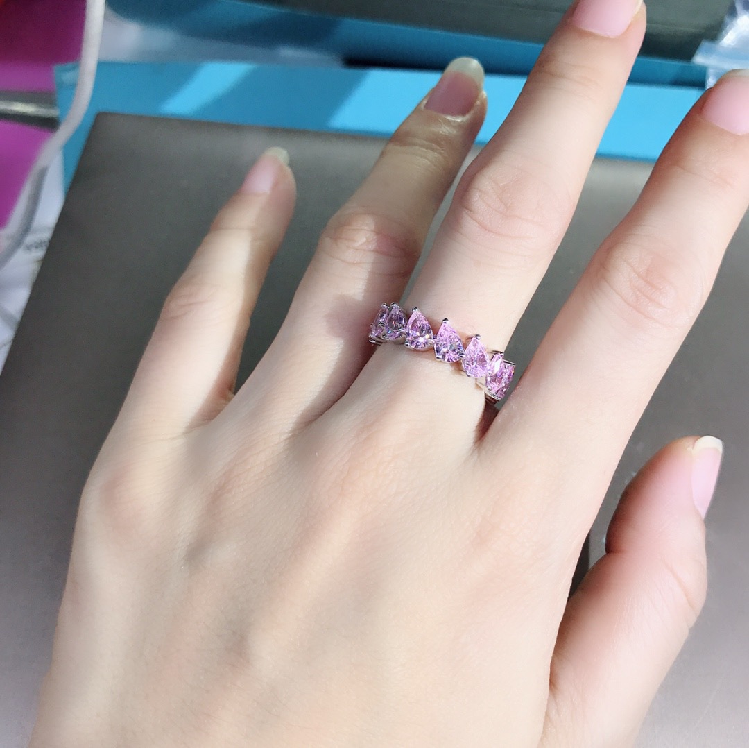 Gran marca mismo estilo gota de agua color diamante fila diamante anillo 30 puntos VVS nivel 3EX corte con incrustaciones importado anillo de diamantes de alto carbono