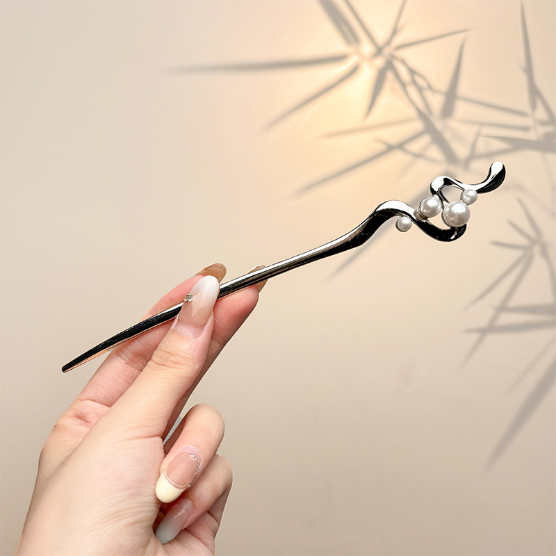 Nueva horquilla china 2025 nuevo estilo estilo antiguo horquilla mujer falda de cara de caballo de alta calidad estilo nacional horquilla de madera paso a paso horquilla tocado