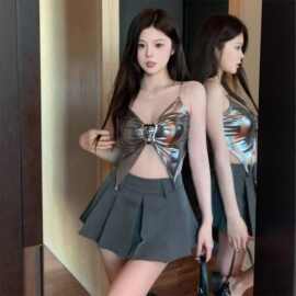 2025夏季穿搭V领修身露背不规则短款吊带女背心甜酷辣妹内搭外穿