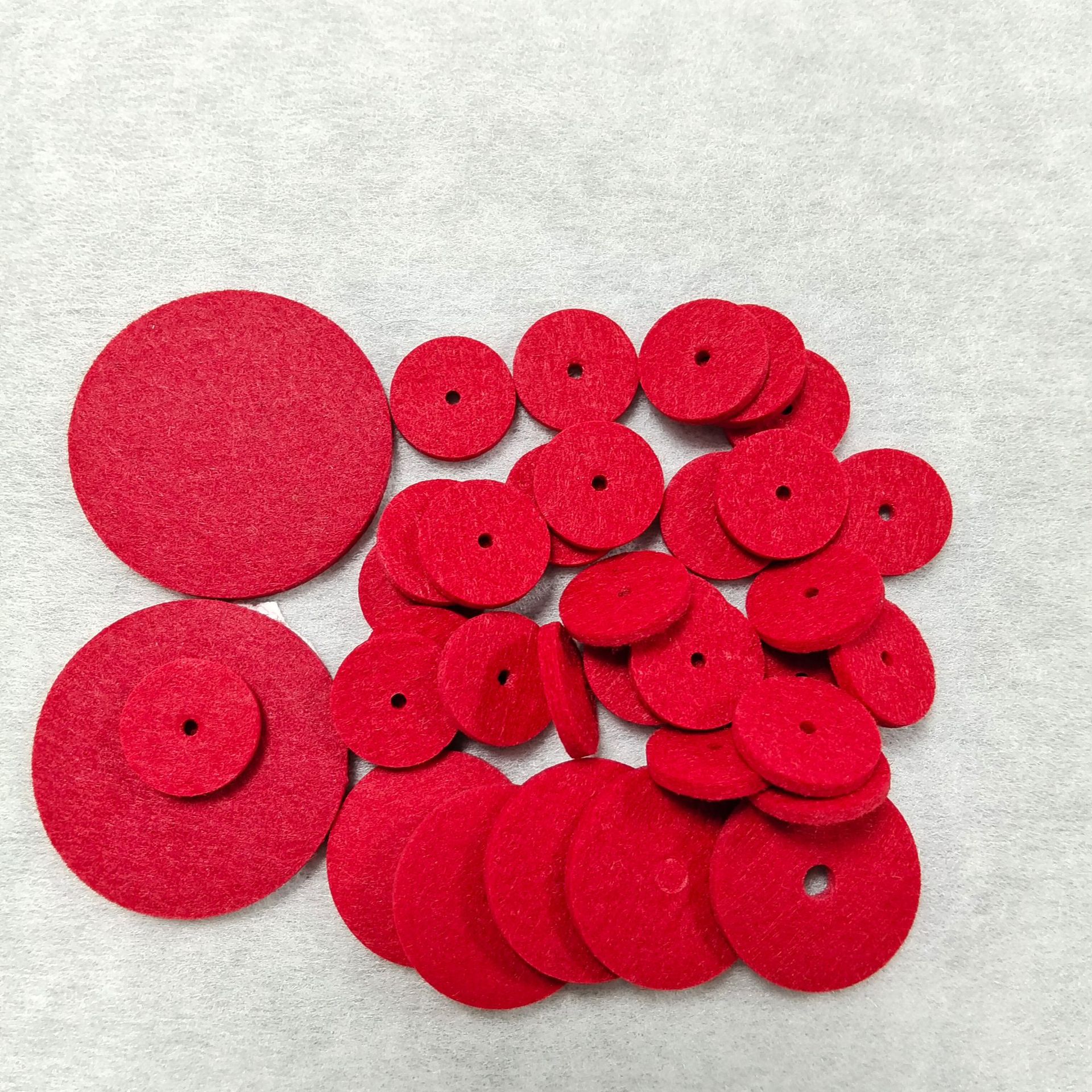 红色毛毡垫 红色无纺布垫 装饰红色配件