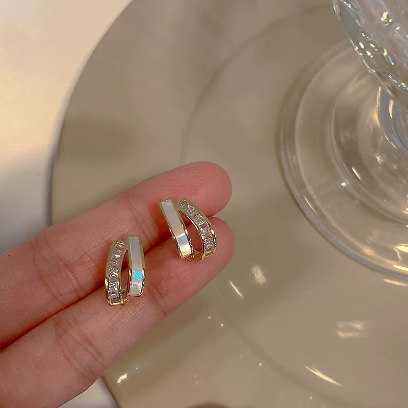 Серьги, серебряная игла 925, жемчужина и циркон floral ретро европейский стиль, лёгкий 0.036 кг