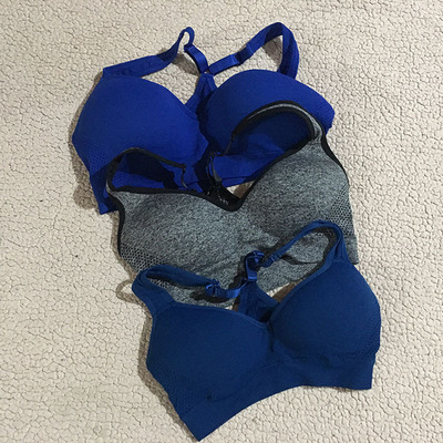 外貿原單壹體罩杯固定胸墊無鋼圈瑜伽跑步運動速幹健身防震文胸