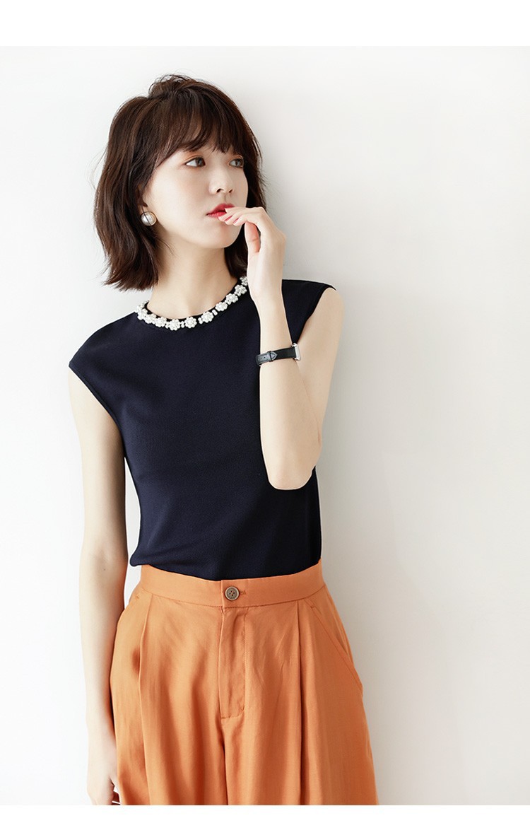 Elegant solid color knitted sweater sleevless