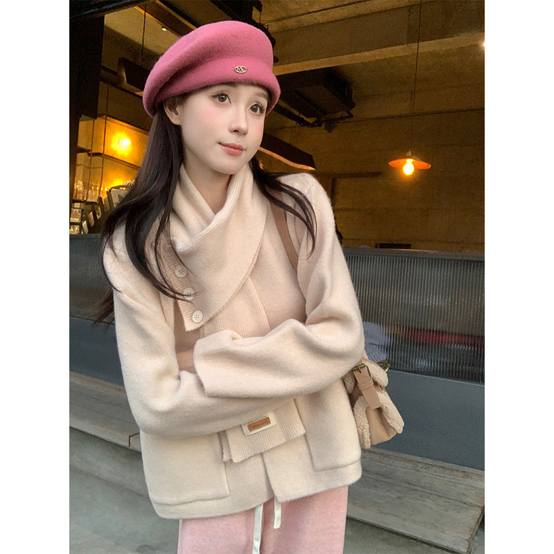 Korean-style chic Christmas knitted sweater, autumn and winter coat, new red stylish long-sleeve top, beautiful scarf