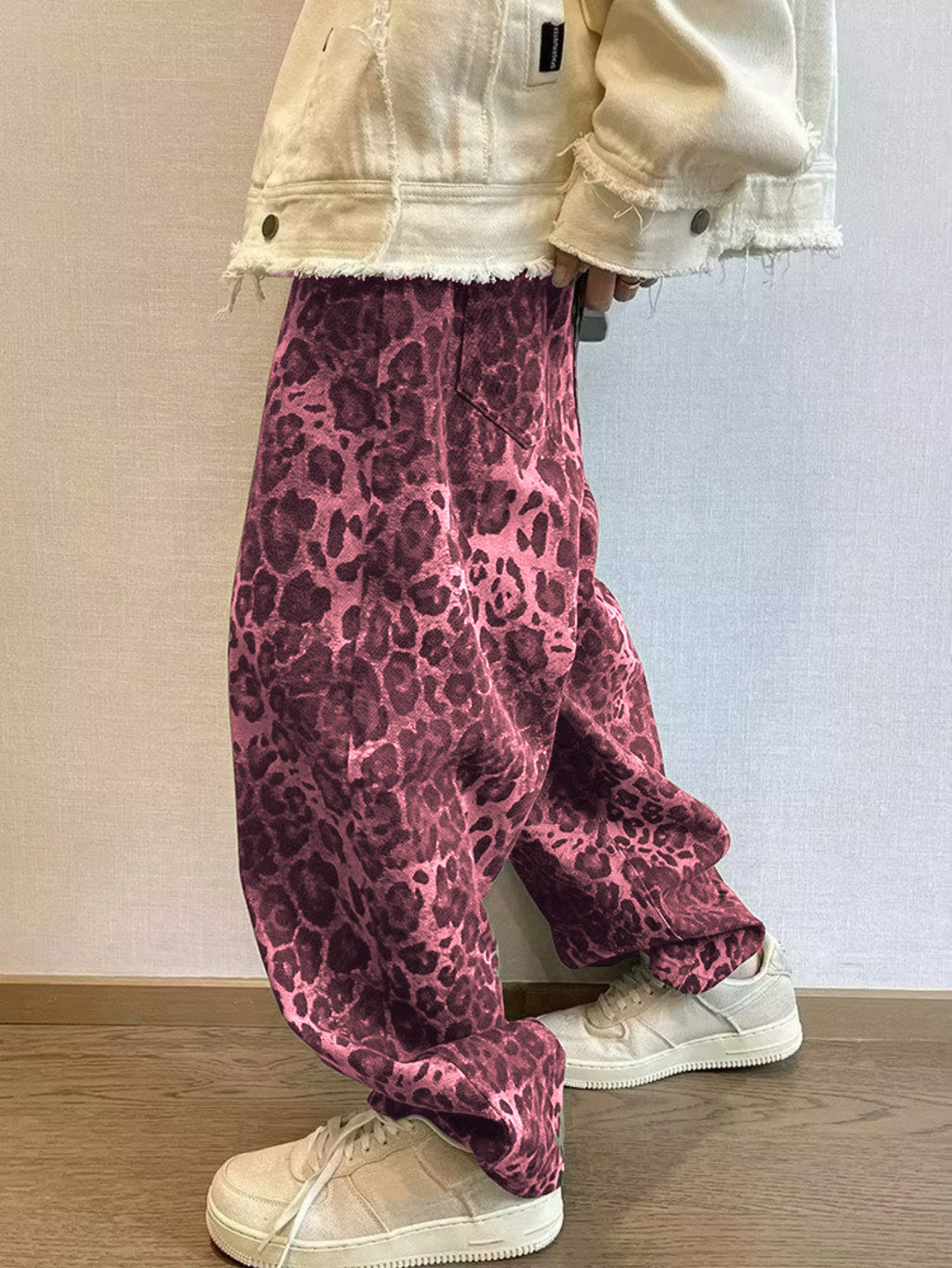 Herren Wide Leg Jeans Im Leopard Print Design Denim Hose Locker_voghion.com