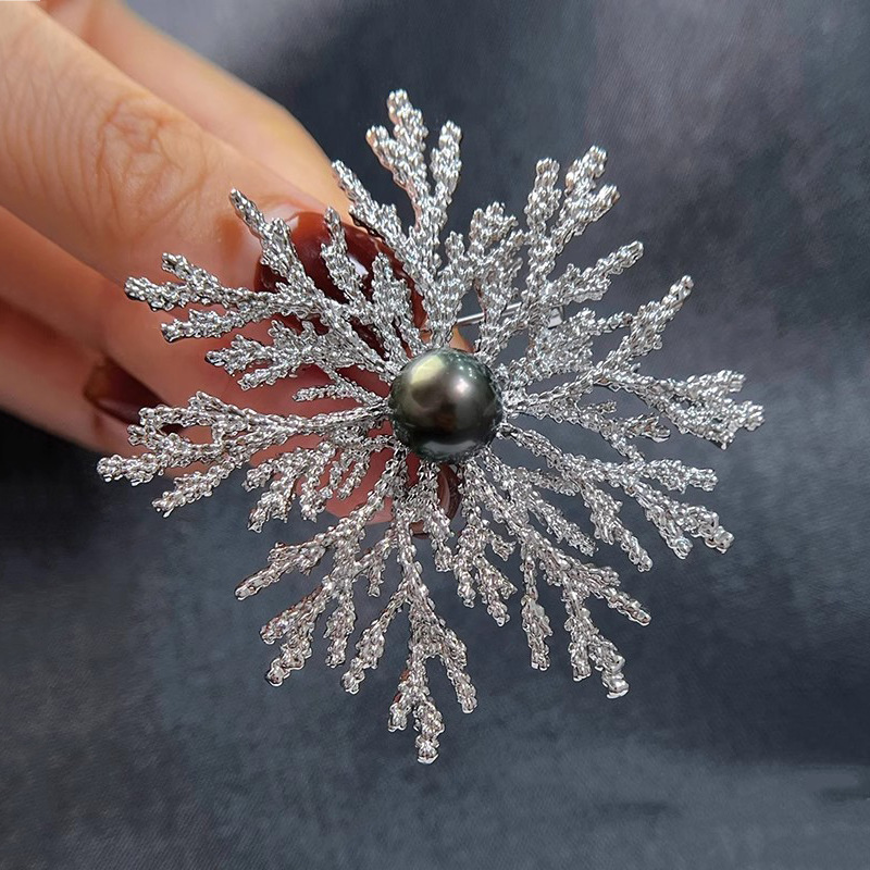 轻奢复古雪花胸针高档女气质优雅珍珠胸花小众设计感别针大衣配饰|undefined