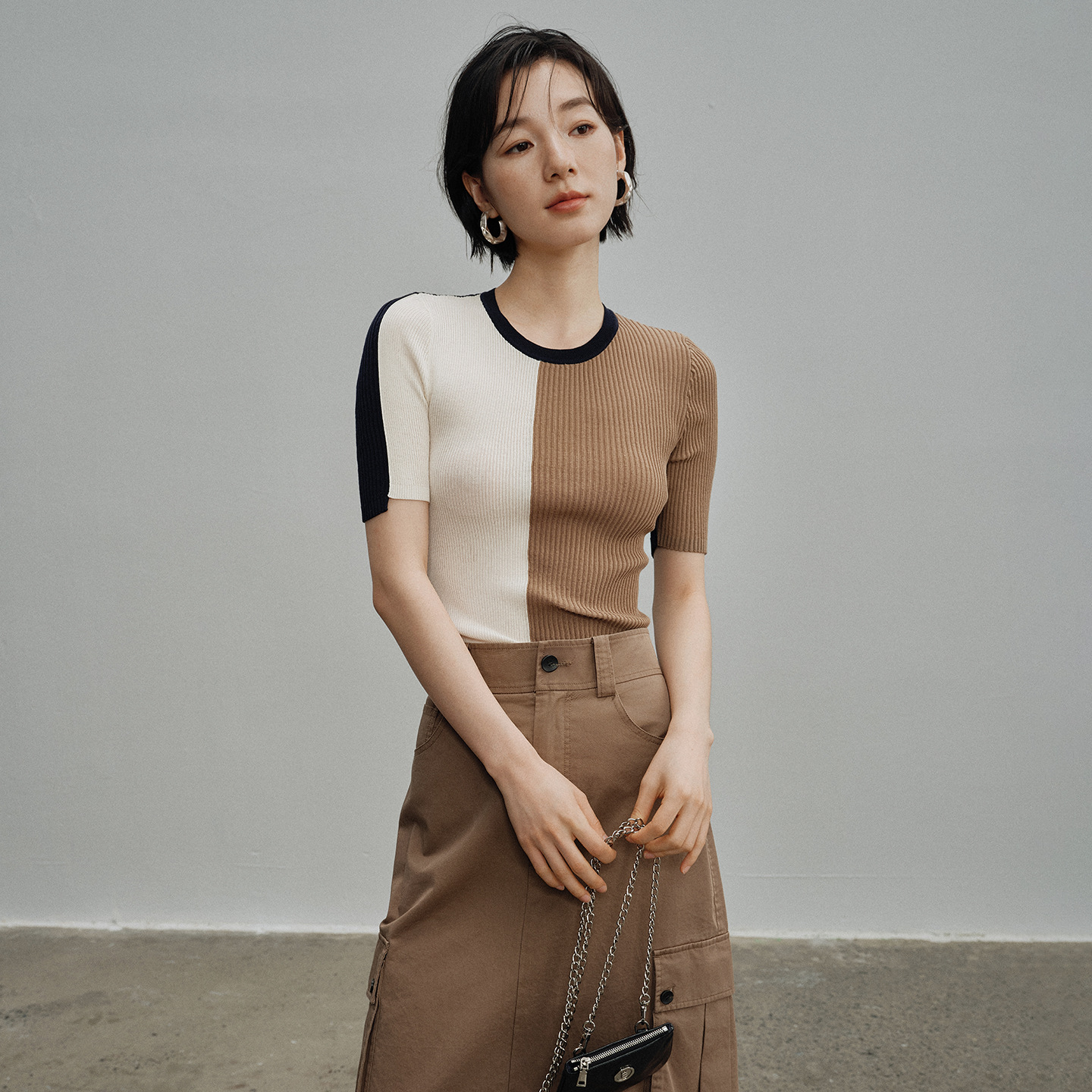 Simple and stylish three-color patchwork round neck knit T-shirt for women, elegant, versatile, slimming, short-sleeved top