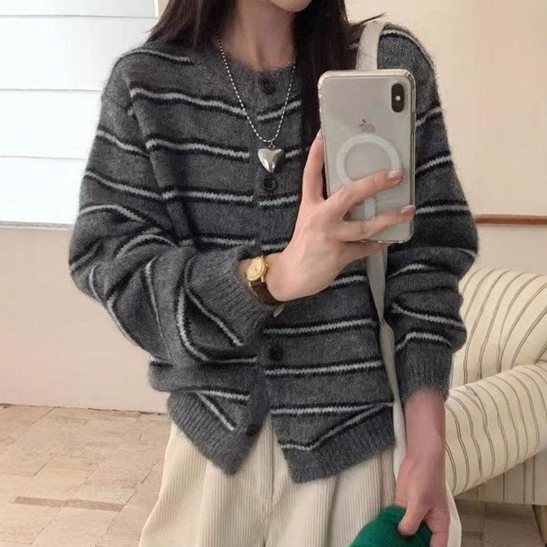 软糯显瘦百搭针织衫开衫早秋新款日系慵懒条纹毛衣外套女羊驼绒