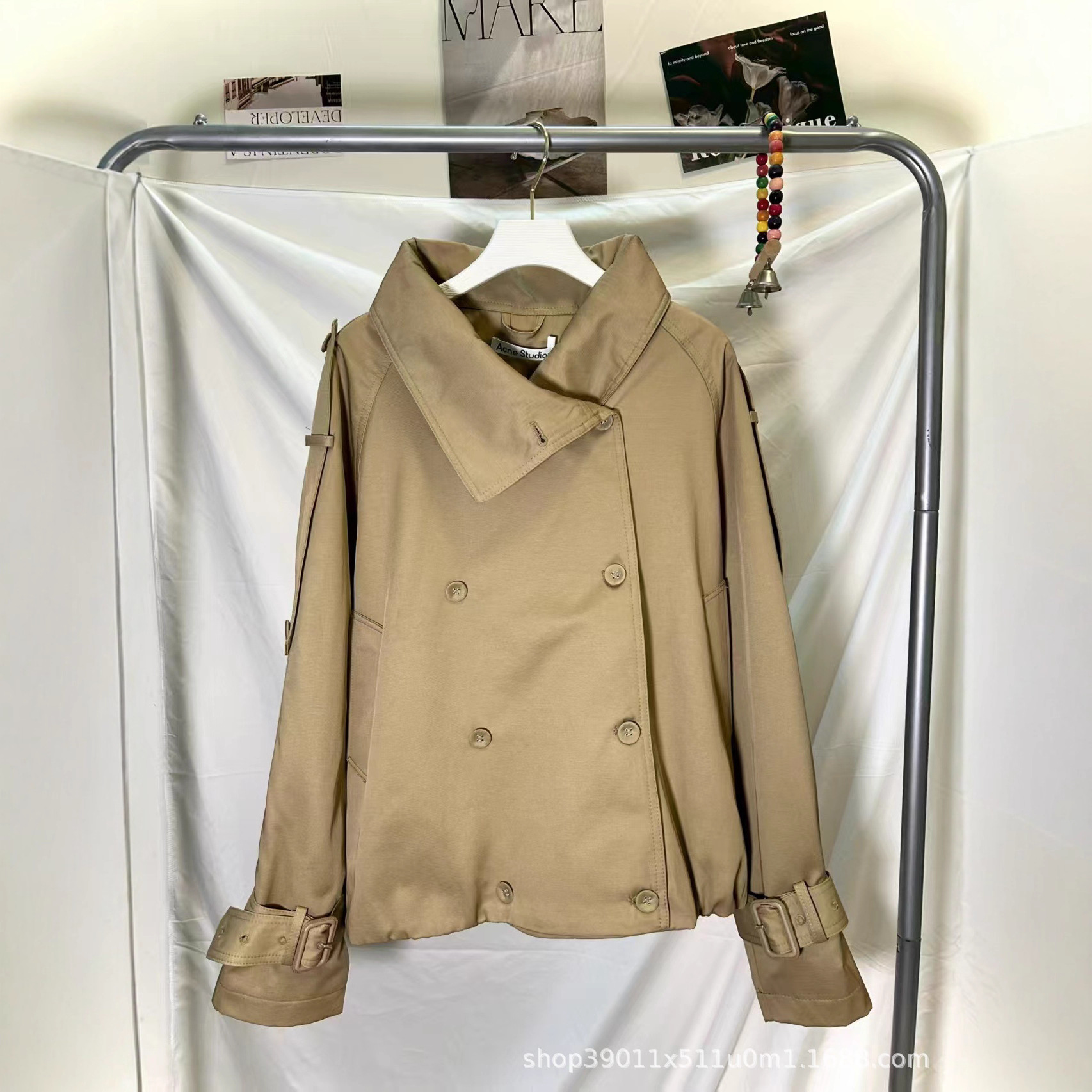 Real Shot of In-Stock Ac British Short Trench Coat with a Stylish Stand Collar and Double-Breasted Korean Fashion Trendy Niche Top for Women