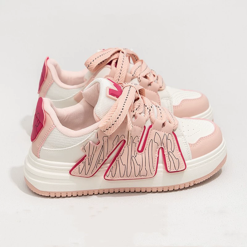 Маленькие белые туфли женские туфли приливные туфли весна и осень 2023 новые толстые подошвы дикого допамина хлебные туфли повседневные кроссовки