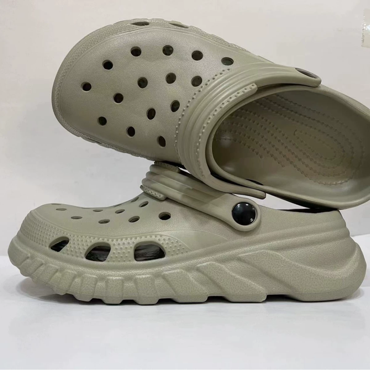 Тапочки имеют легкий внешний вид, роскошные домашние пары выходят на нескользящие и быстросохнящие новые тенденции