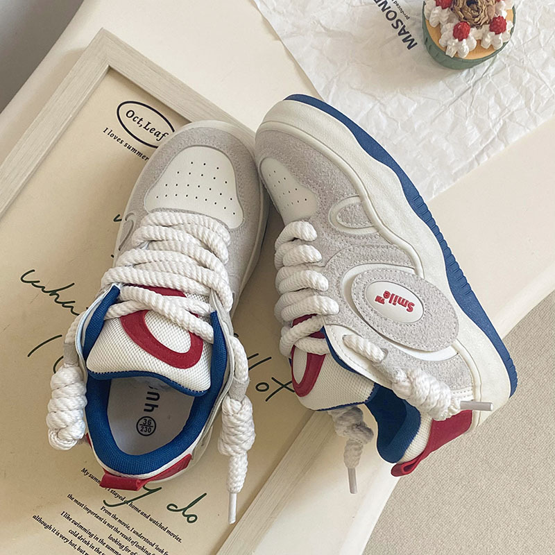 Yuanbo 2023 verano nuevos deportes zapatillas de las mujeres nicho original diseño versátil plataforma casual zapatos blancos