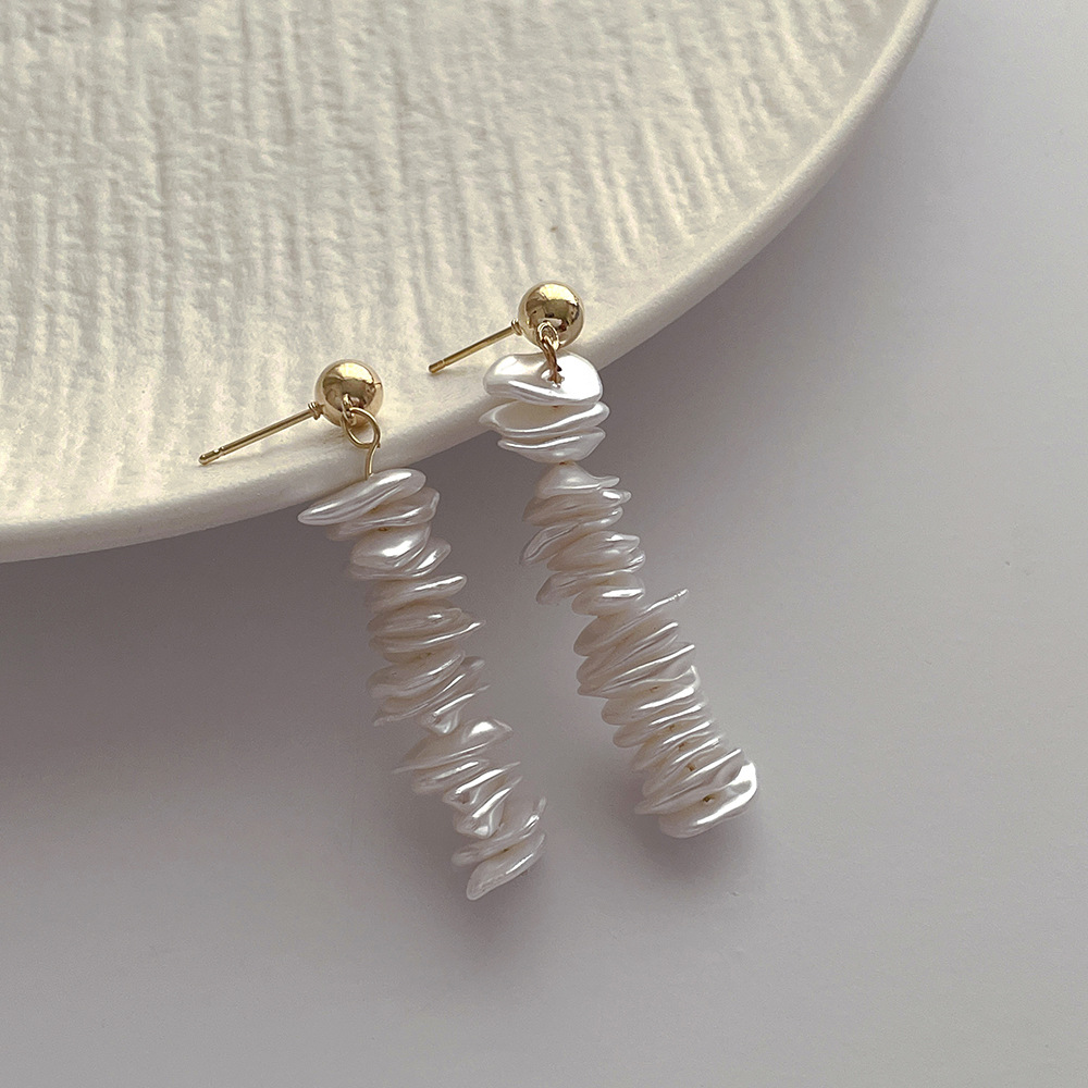 Street Occasion Imitation Pearl, Coral Material Geometric Pattern 1 Pair Classic Style Geometric Asymmetrical Irregular Tassel Imitation Pearl Coral Drop Earrings Earrings