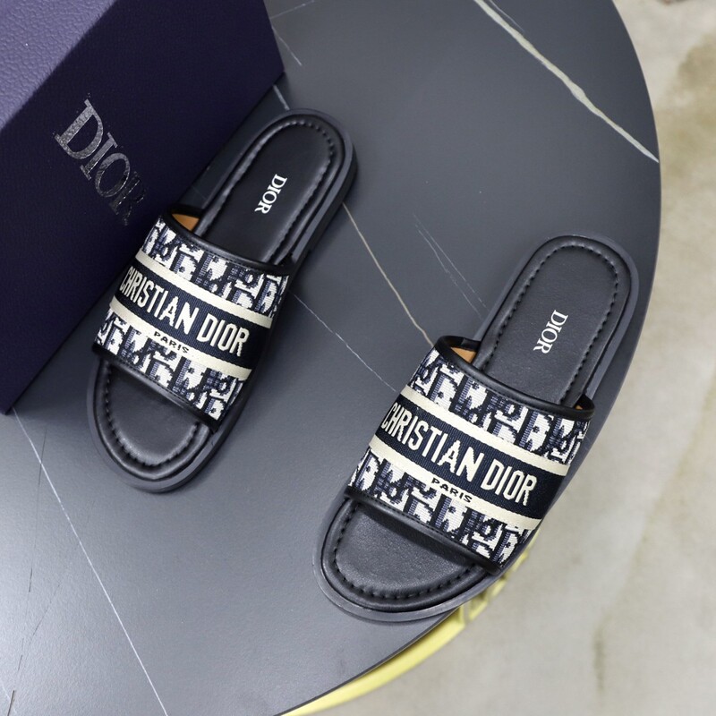 Original Brand New Summer Slippers, Trendy Outdoor Flip-Flops, Casual Outdoor Soft-Soled Non-Slip Men's Beach Shoes