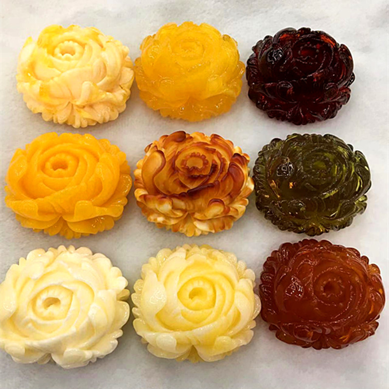 老蜜蜡吊坠牡丹玫瑰花项链琥珀正品鸡油黄原石黄蜜血珀女款毛衣链