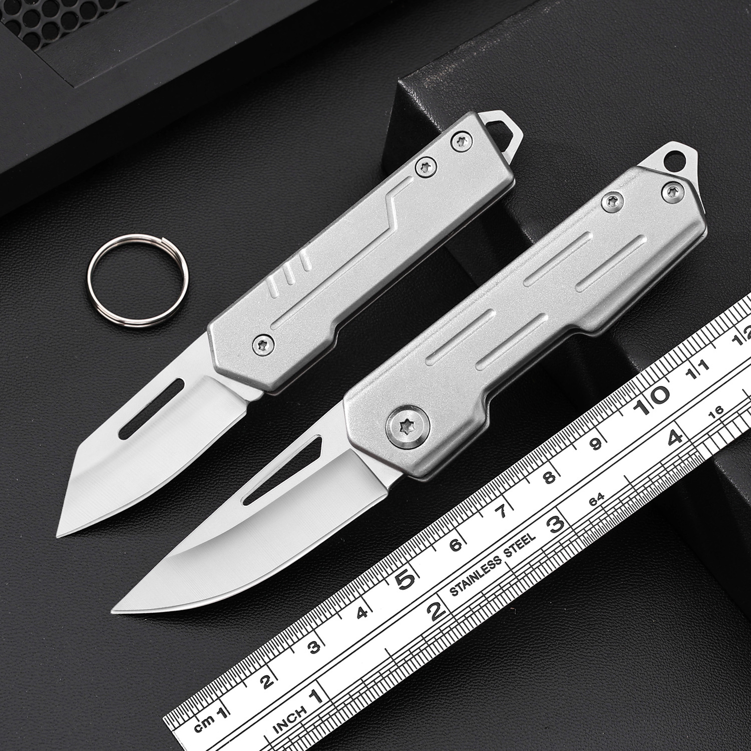 户外便携不锈钢迷你小刀野营战术防身求生家用拆快递礼品水果