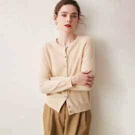 女式羊绒衫;成人帽;围巾