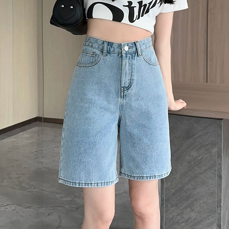 Vintage Washed Nostalgic Blue Straight-Leg Denim Shorts for Women, Thin and Slimming, Loose Fit, Versatile Wide-Leg Summer Shorts