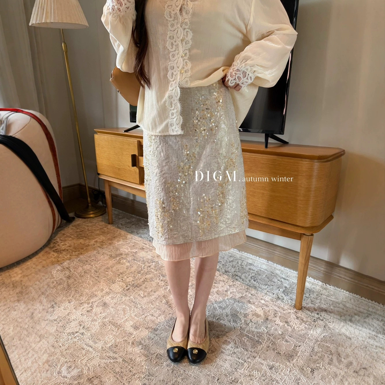 New Autumn Arrival: DIGM High-Waisted Slimming Skirt with a Luxurious, High-Fashion Sequin and Mesh Design