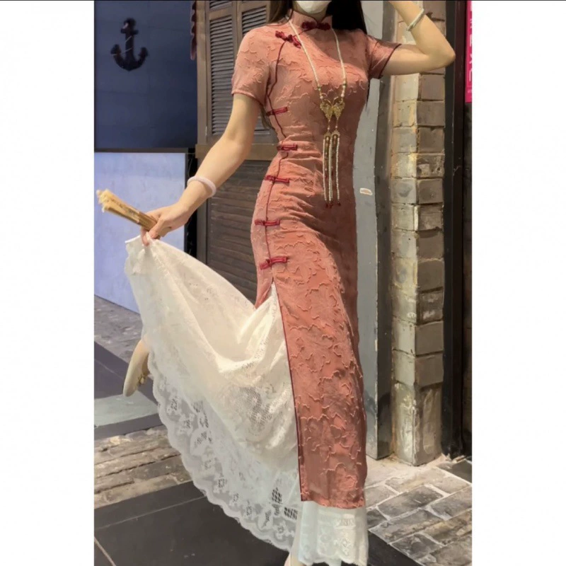 Чонсам с кружевной подкладкой, эластичной и стильной юбкой, нижней юбкой для прикрытия промежности и утягивающей юбкой.