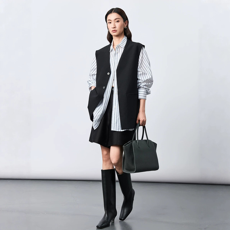 Customized autumn and winter new silk and wool blend vest for women, V-neck, loose fit, sleeveless, versatile layering piece