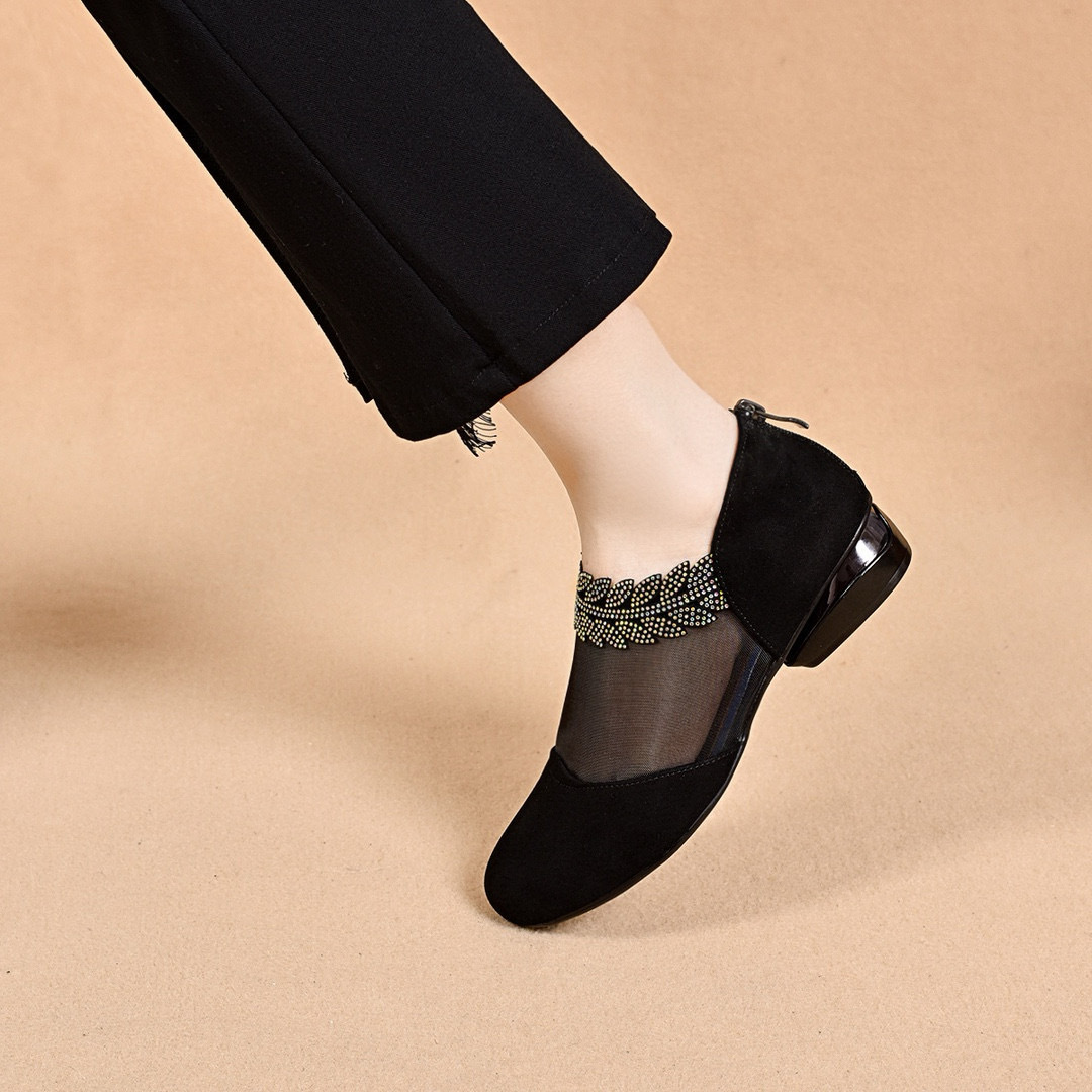 Sandal da lộn khoét lỗ mũi tròn gót vuông thấp đế mềm — đen