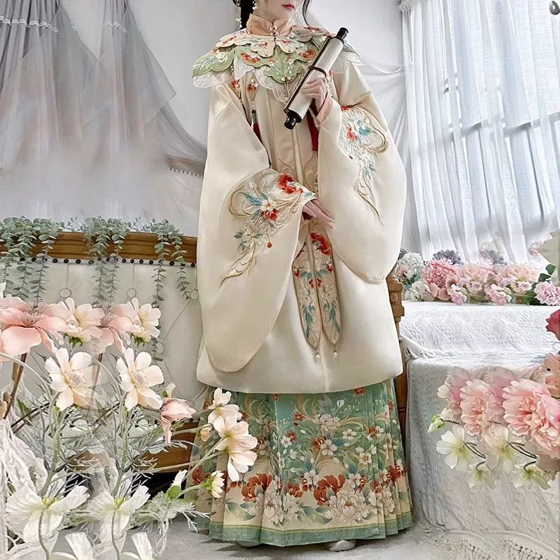 Цветочный костюм Ming Hanfu 2024 конская лапша весной новый тяжелый стиль