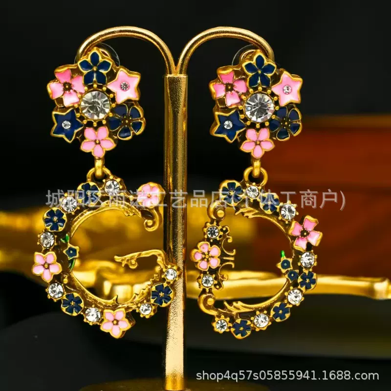 青岛中古饰品宫廷风高级感彩色珐琅花朵大G造型耳钉 夸张花环耳饰