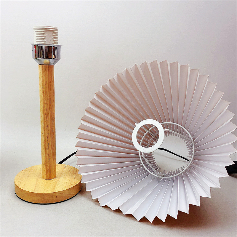 Lámpara de mesa dormitorio lámpara de noche de boda Nordic simple moderno creativo regalo de boda plisado lámpara de mesa