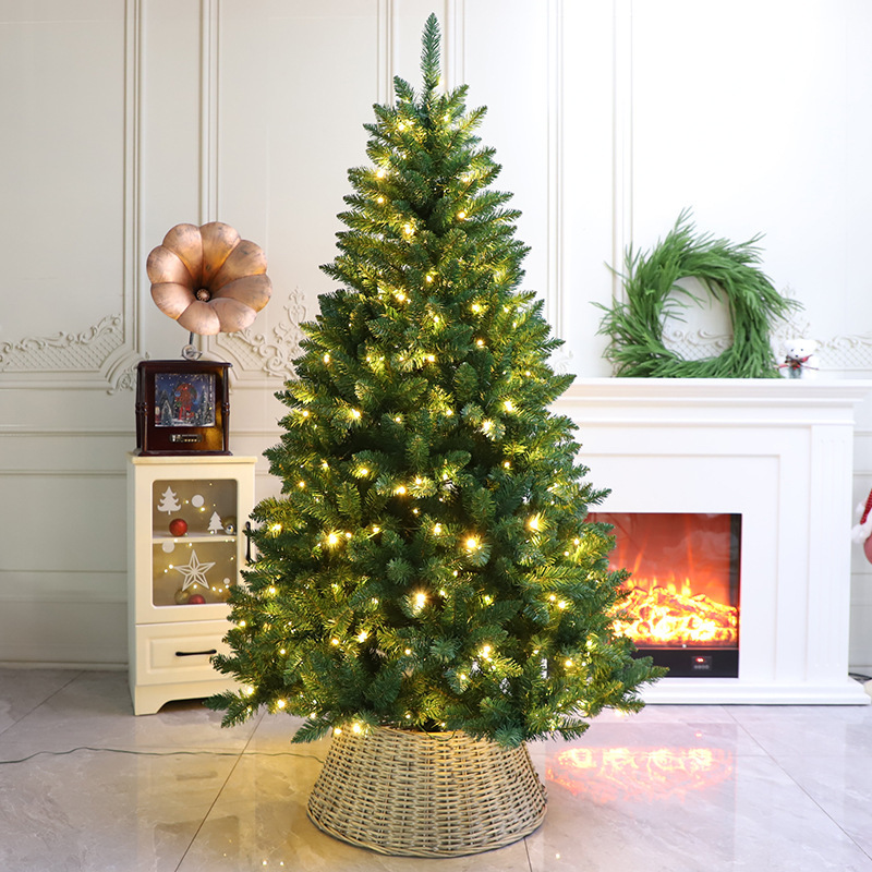 暗号化されたpvcクリスマスツリー国境を越えたアマゾンのフルサイズの尖ったホテルのデパートに装飾的なクリスマスツリーを配置する|undefined