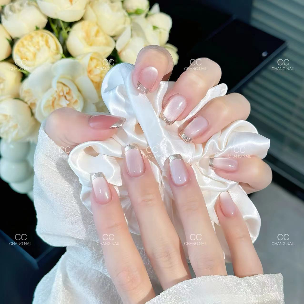 Yiyi Dance [Golden Powder Family] Parche de uñas postizas Desmontable Pasta de judías cortas Gradiente Brillante Temperamento suave