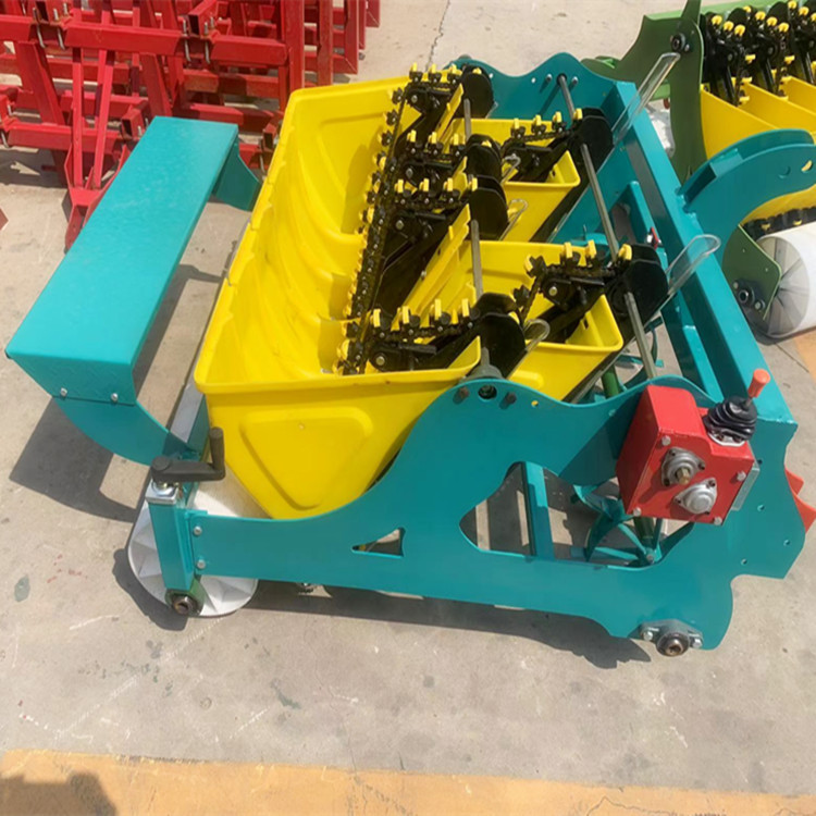 大蒜点播机牵引式种蒜机四轮车带大蒜种精播机播种均匀种蒜设备